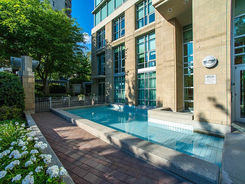 1506 1005 Beach Avenue