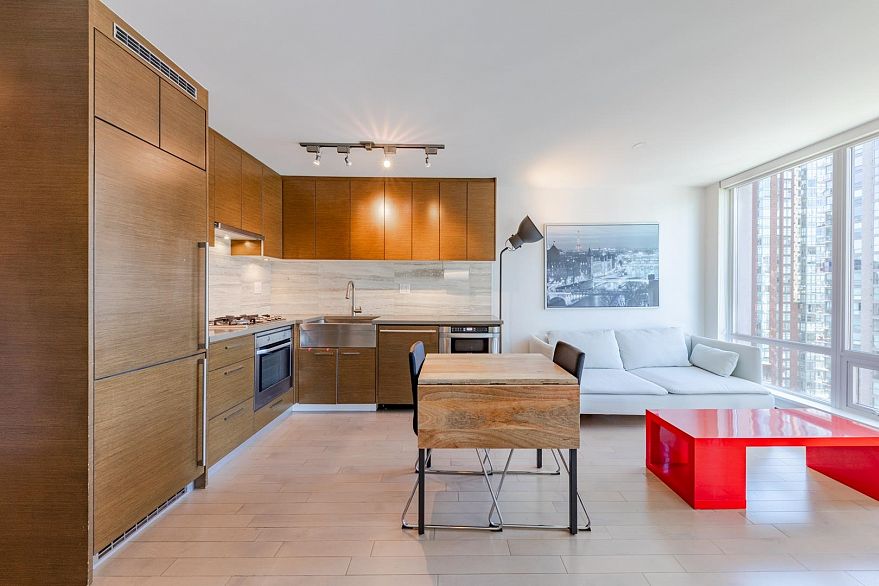 1106 535 Smithe Street