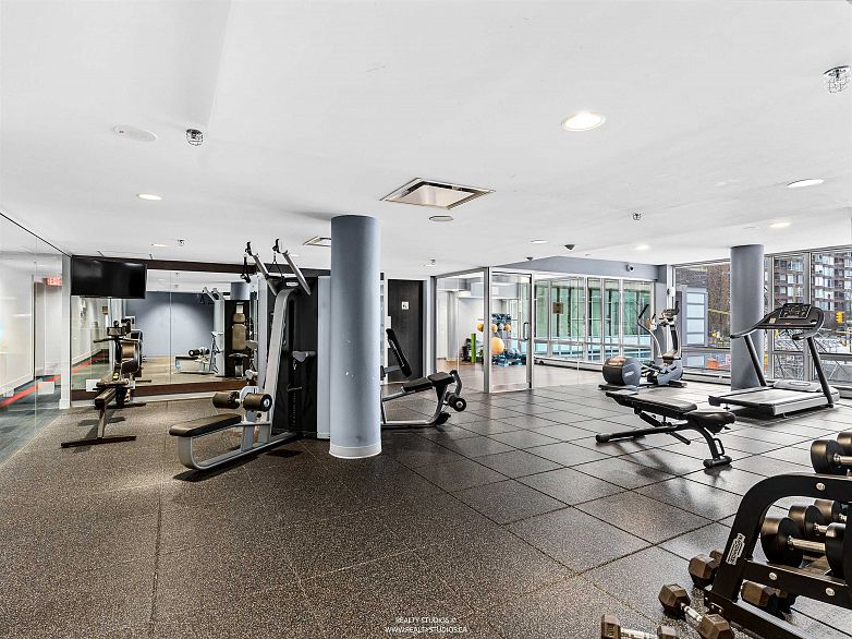 3305 1283 Howe Street