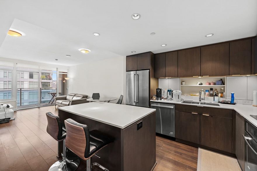 1107 111 E 1st Avenue