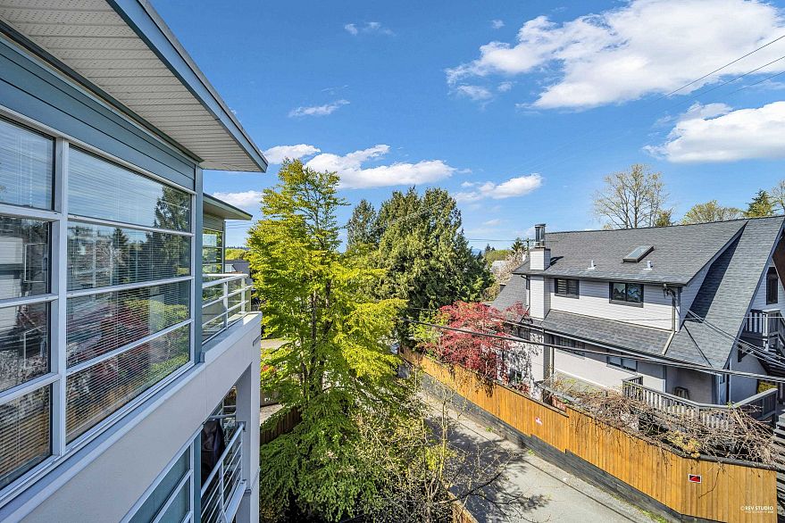 404 2575 W 4th Avenue