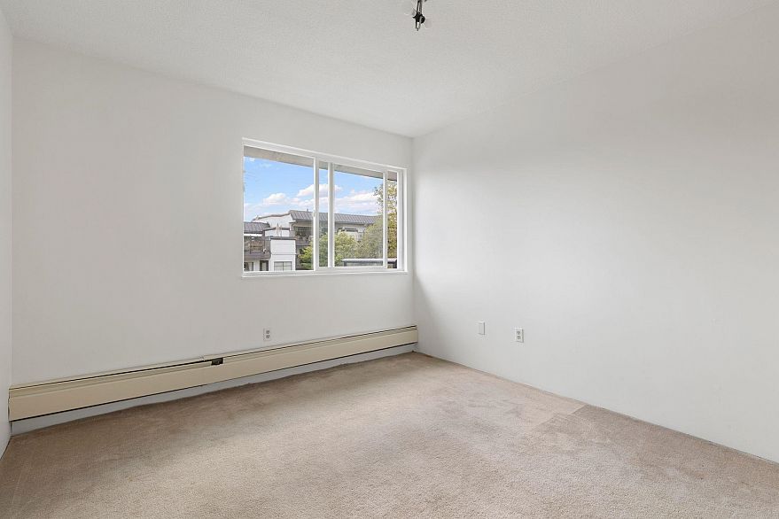 10 2223 Prince Edward Street