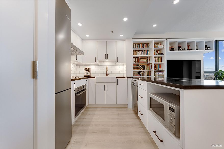 2704 1188 Howe Street