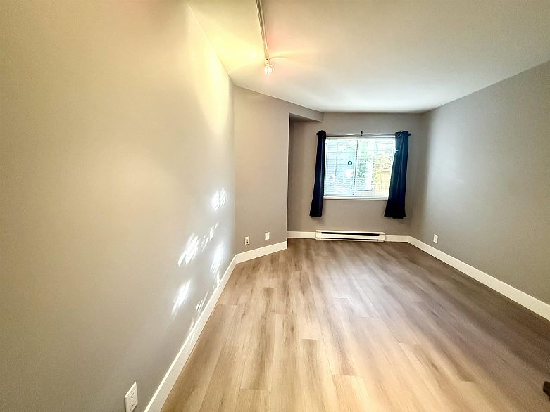 103 3189 Camosun Street