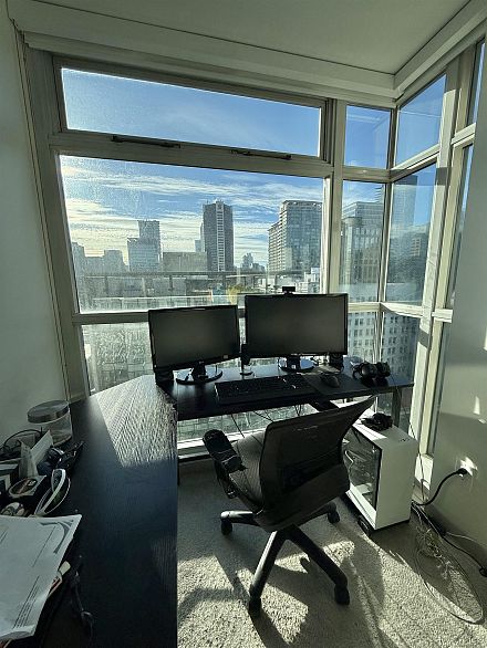 1701 438 Seymour Street