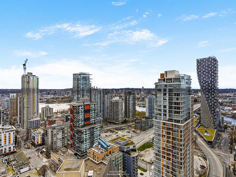 3305 1283 Howe Street