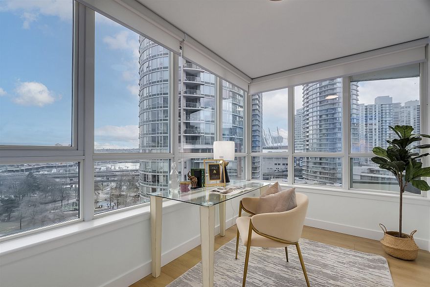 1209 63 Keefer Place