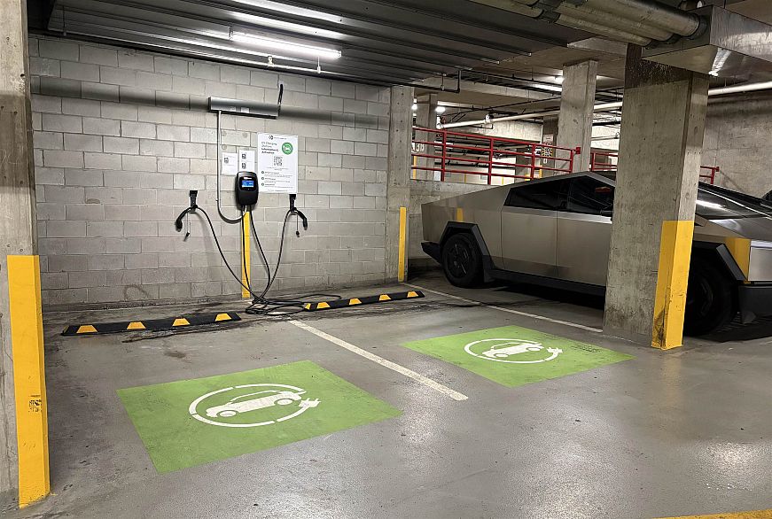 2704 1188 Howe Street