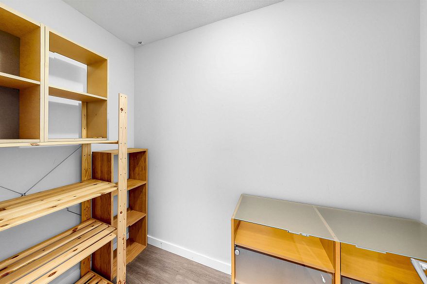 901 3281 E Kent Avenue North