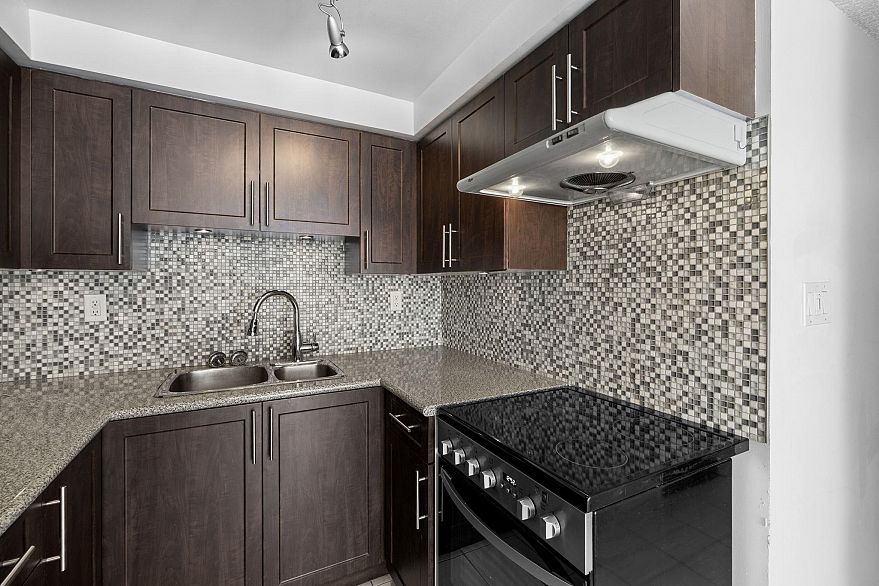 207 1270 Robson Street