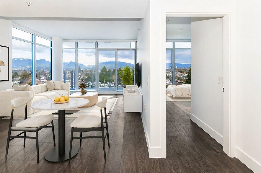 808 2435 Kingsway Street