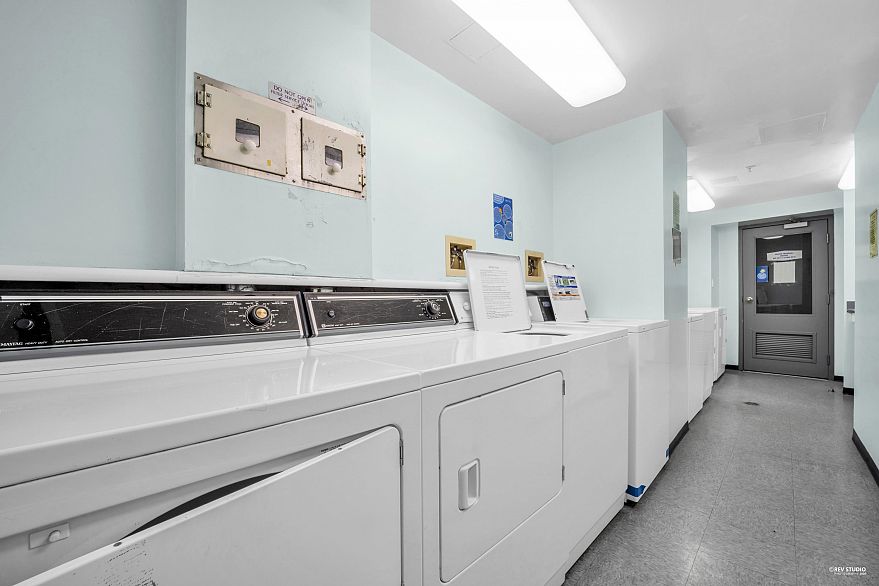 1512 989 Nelson Street