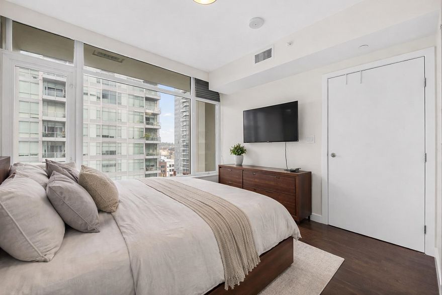 1107 111 E 1st Avenue