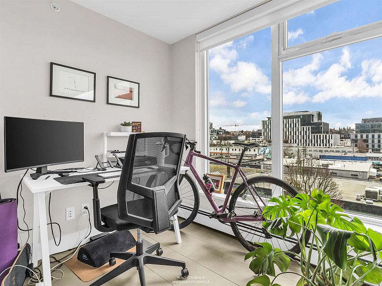 710 159 W 2nd Avenue