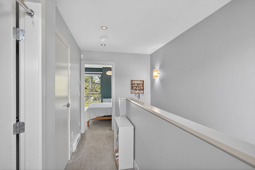 3683 Commercial Street