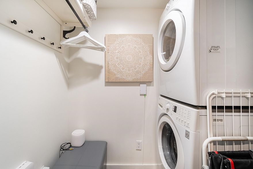 503 990 Beach Avenue