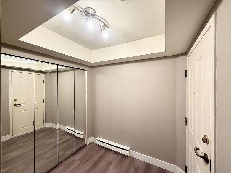 103 3189 Camosun Street