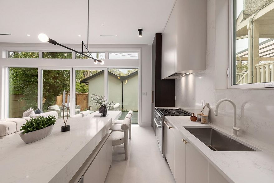 2 3617 W 12th Avenue