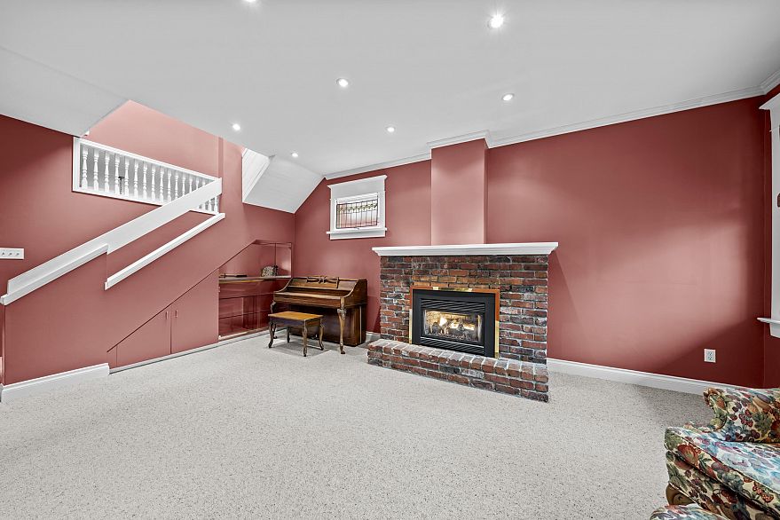 1928 W 13th Avenue