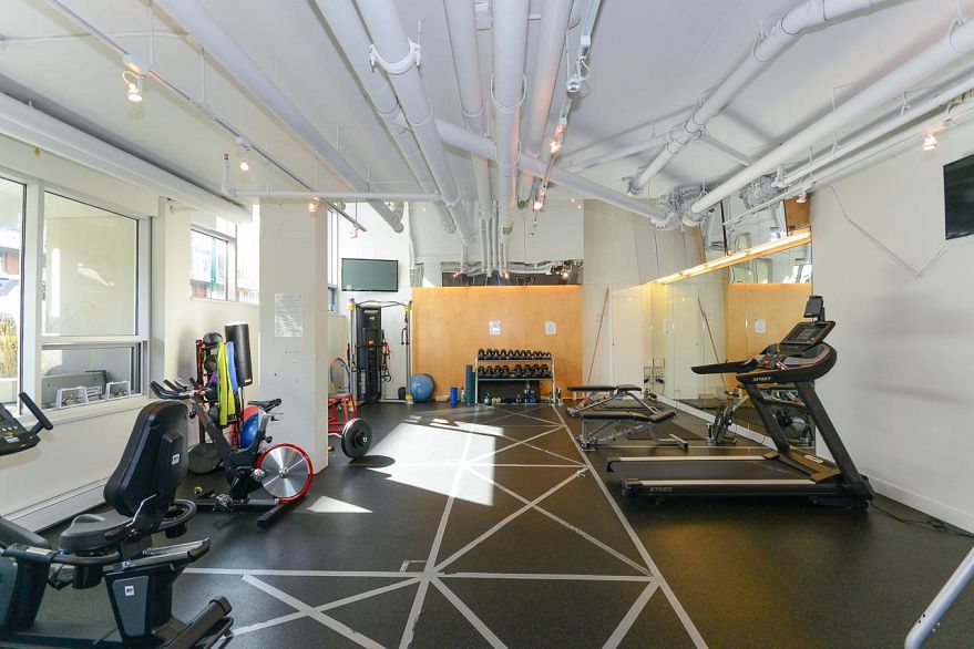 221 289 E 6th Avenue