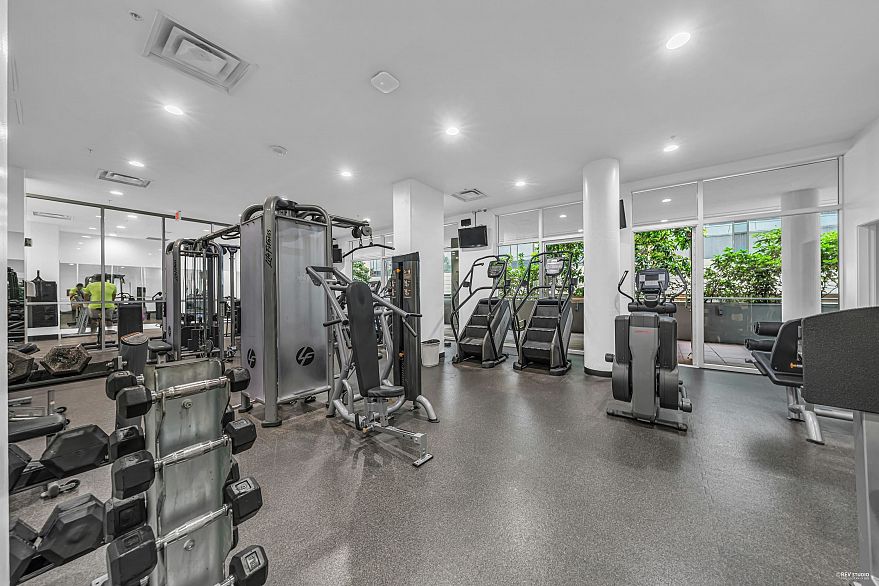 1706 833 Homer Street