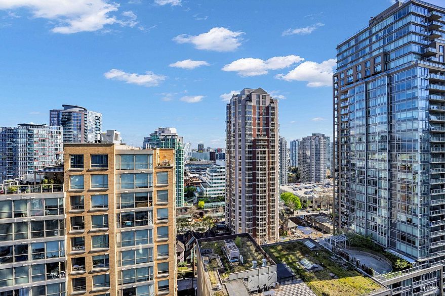 1706 833 Homer Street