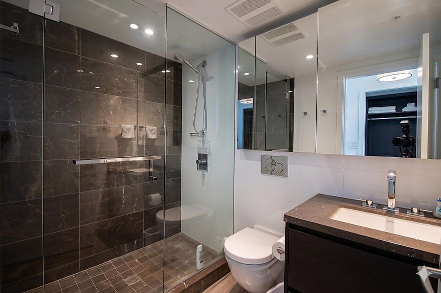 904 1561 W 57th Avenue