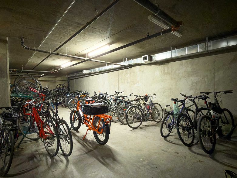 603 288 E 8th Avenue