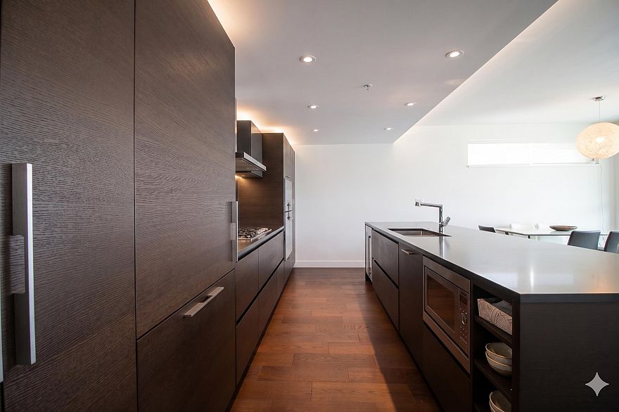 904 1561 W 57th Avenue