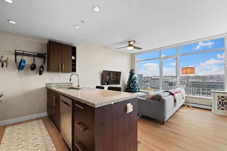 1708 168 W 1st Avenue