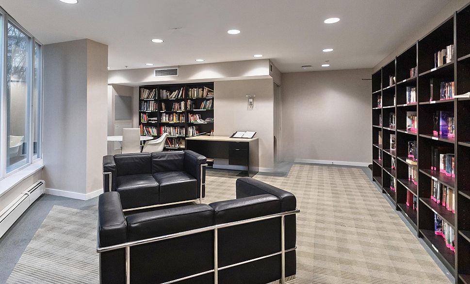 808 689 Abbott Street