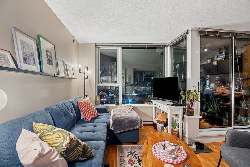 1901 33 Smithe Street
