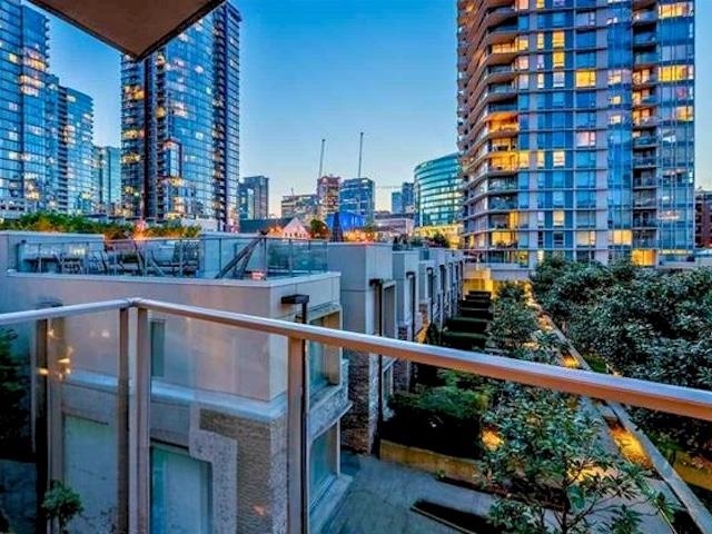 808 689 Abbott Street