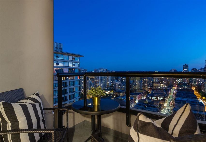 2609 928 Homer Street