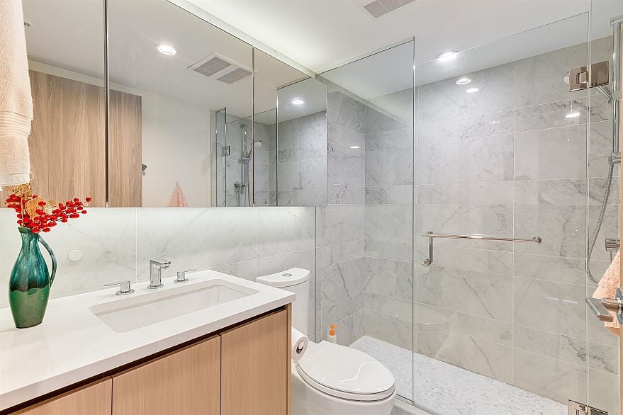 2001 455 SW Marine Drive