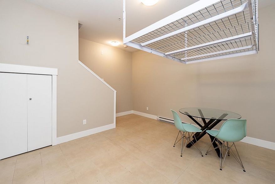 966 W 43rd Avenue