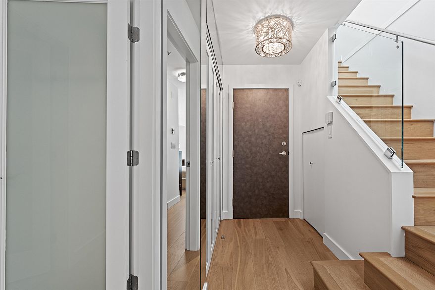 325 638 W 7th Avenue