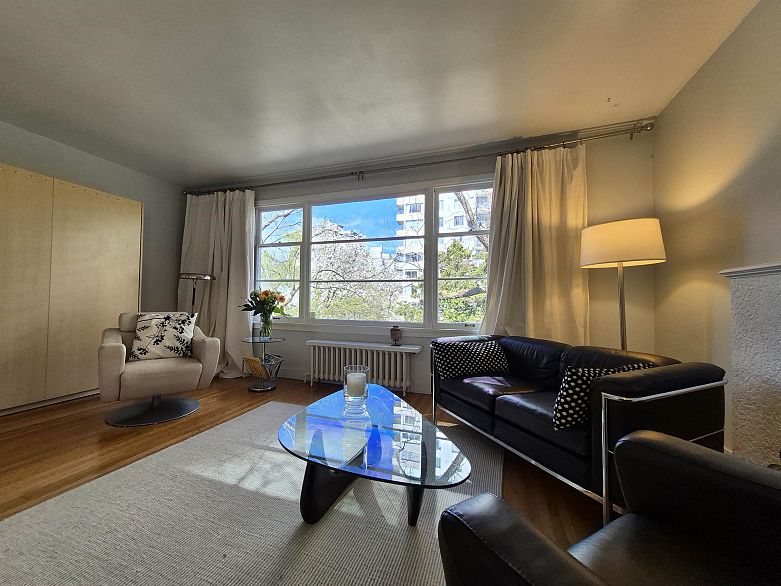 303 1565 Burnaby Street