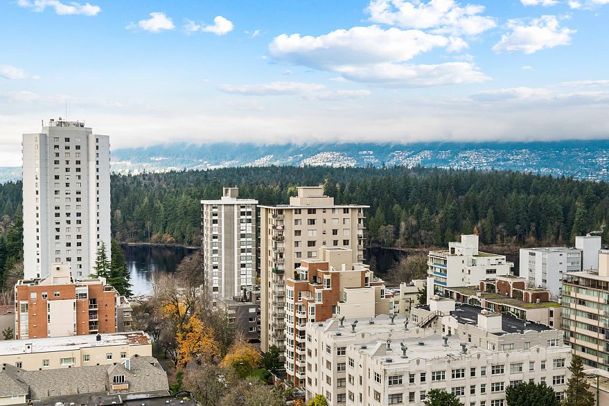 2004 1816 Haro Street