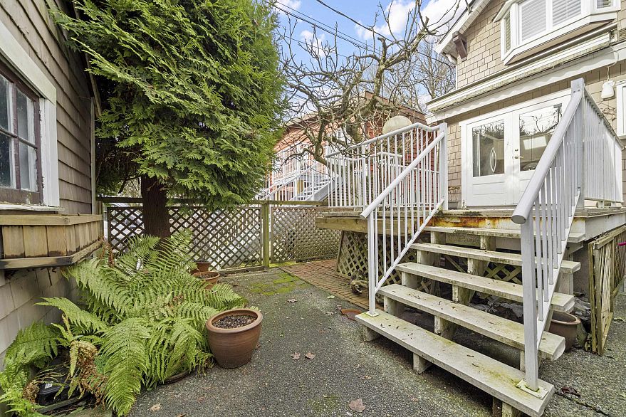 1928 W 13th Avenue