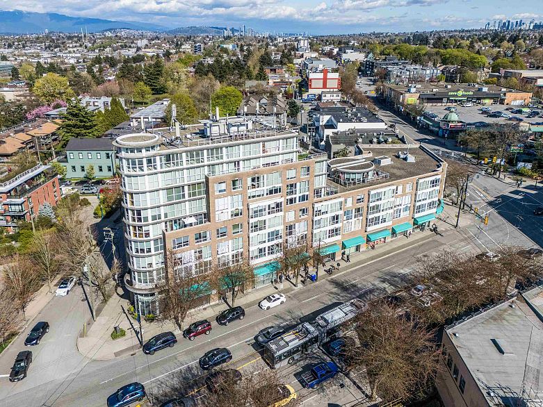 603 288 E 8th Avenue