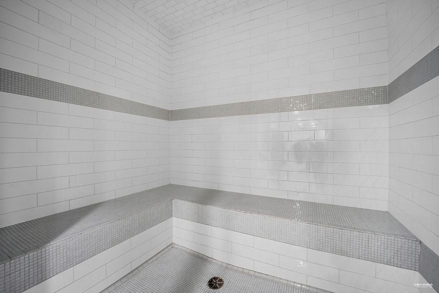 1706 833 Homer Street