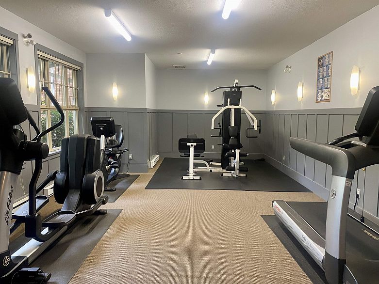 1204 4655 Valley Drive