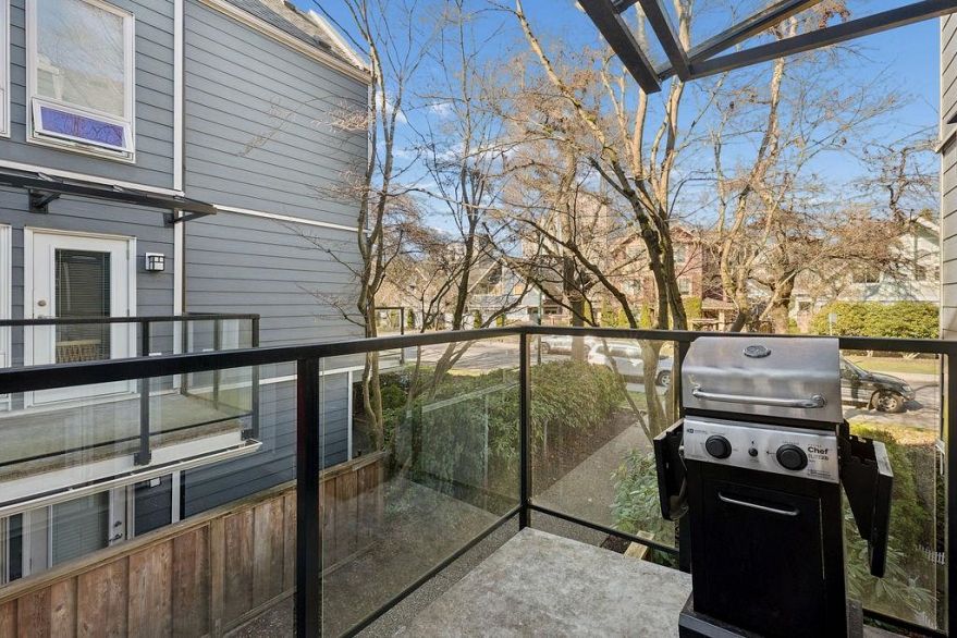 208 828 W 14th Avenue