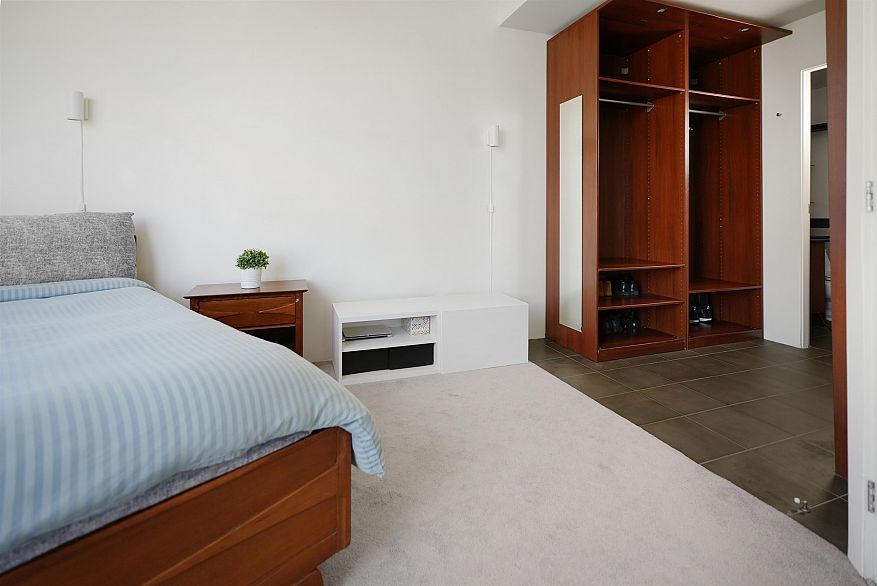 2103 907 Beach Avenue