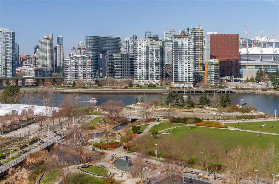 1401 1708 Columbia Street