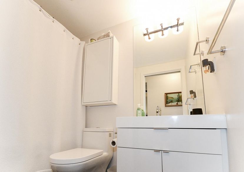 221 289 E 6th Avenue