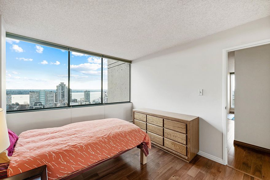 2004 1816 Haro Street