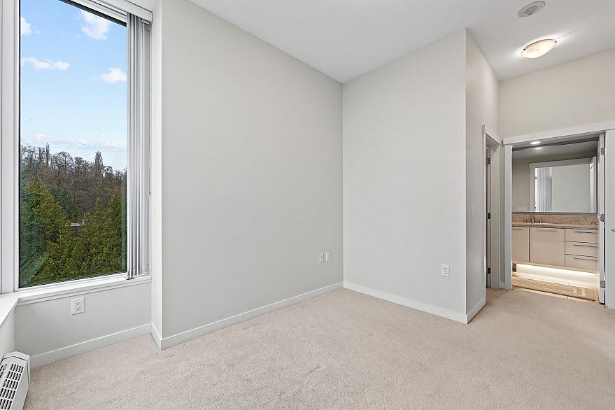 1207 3281 E Kent Avenue North Avenue