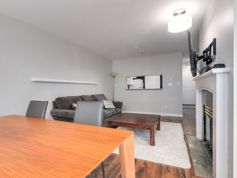 3 8420 Jellicoe Street